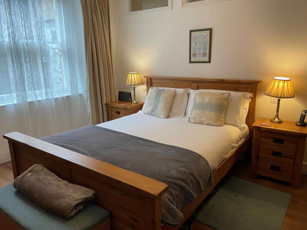 Beautiful 3 Bed Basement Flat With Garden Daire Bath Dış mekan fotoğraf