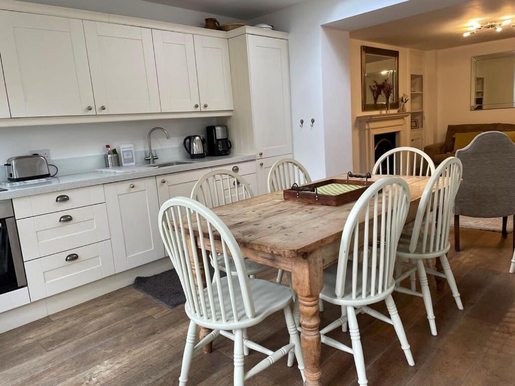 Beautiful 3 Bed Basement Flat With Garden Daire Bath Dış mekan fotoğraf
