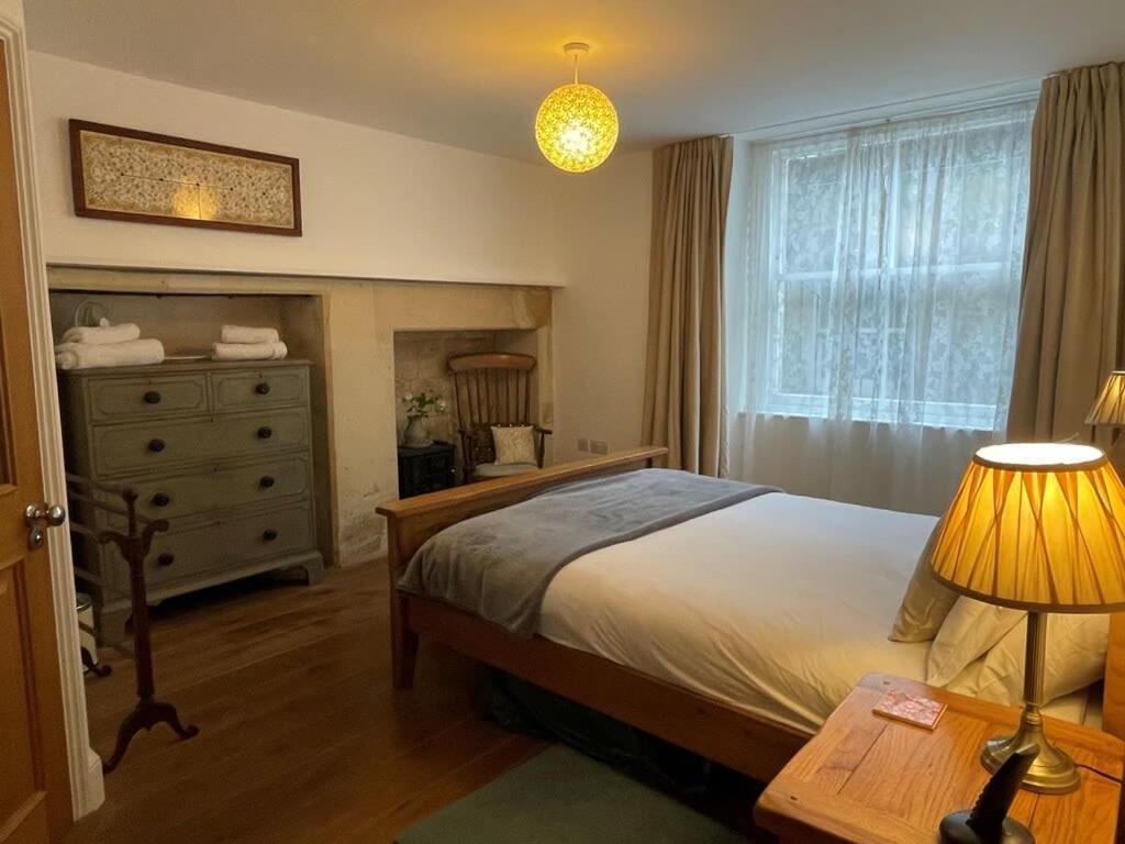 Beautiful 3 Bed Basement Flat With Garden Daire Bath Dış mekan fotoğraf